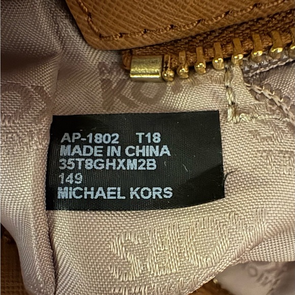 MK Signature Crossbody + Pebbled Leather Zip Wallet Bundle – Like New Gifts - Picture 6 of 12